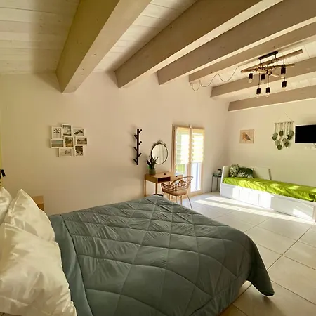 Il Granaio مزرعة للإقامة فينْتْسا